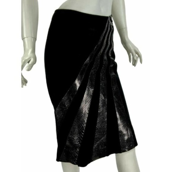 F/W 2000 Vintage Versace Black Leather Suede Skirt with Python Detail - Picture 2 of 4